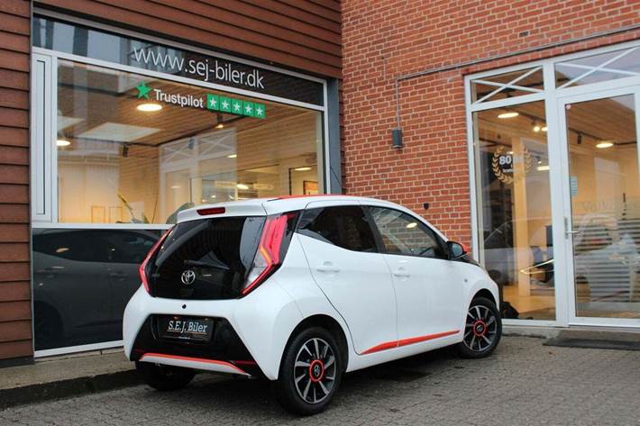 Hvid Toyota Aygo fra 2019