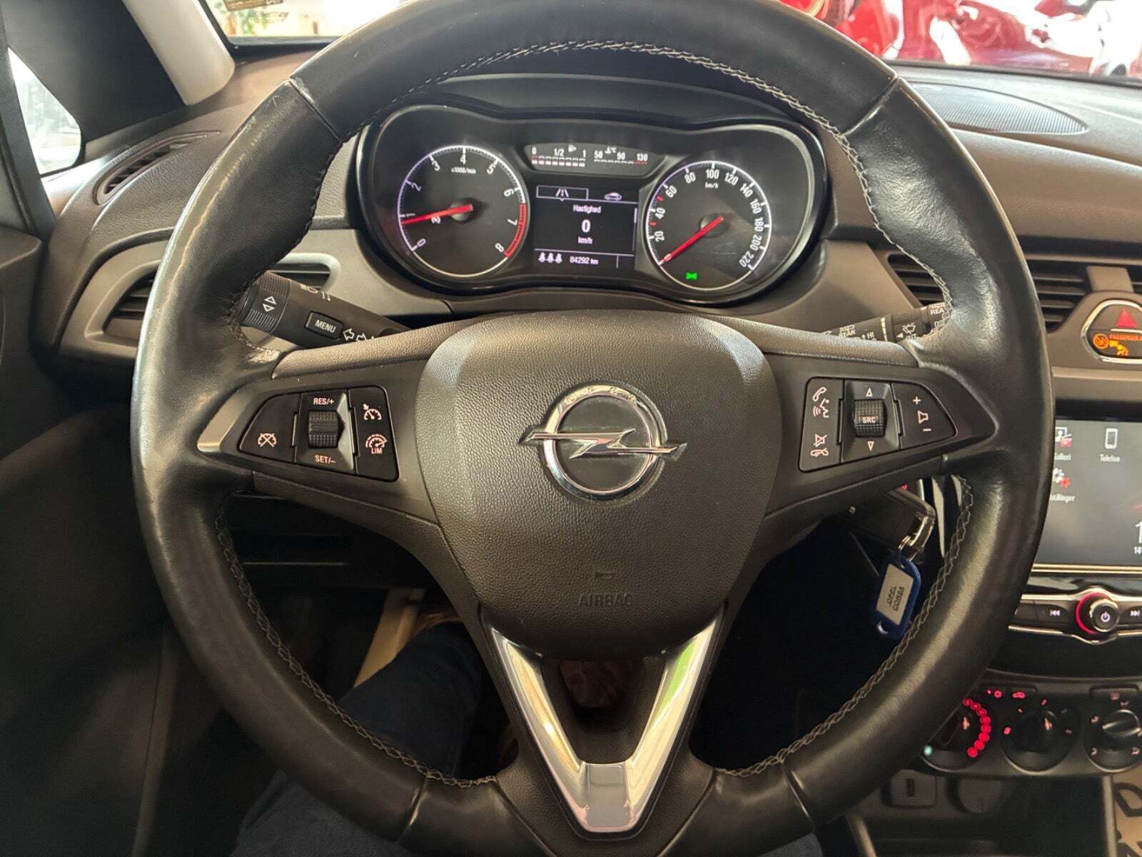 Hvid Opel Corsa fra 2019