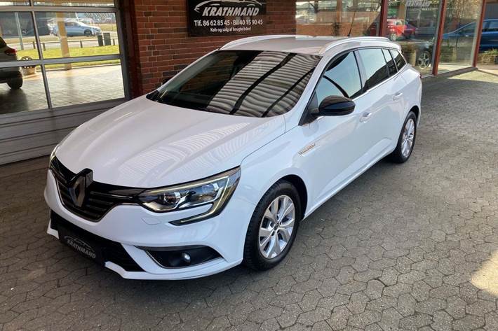 Hvid Renault Megane IV fra 2020 set udefra