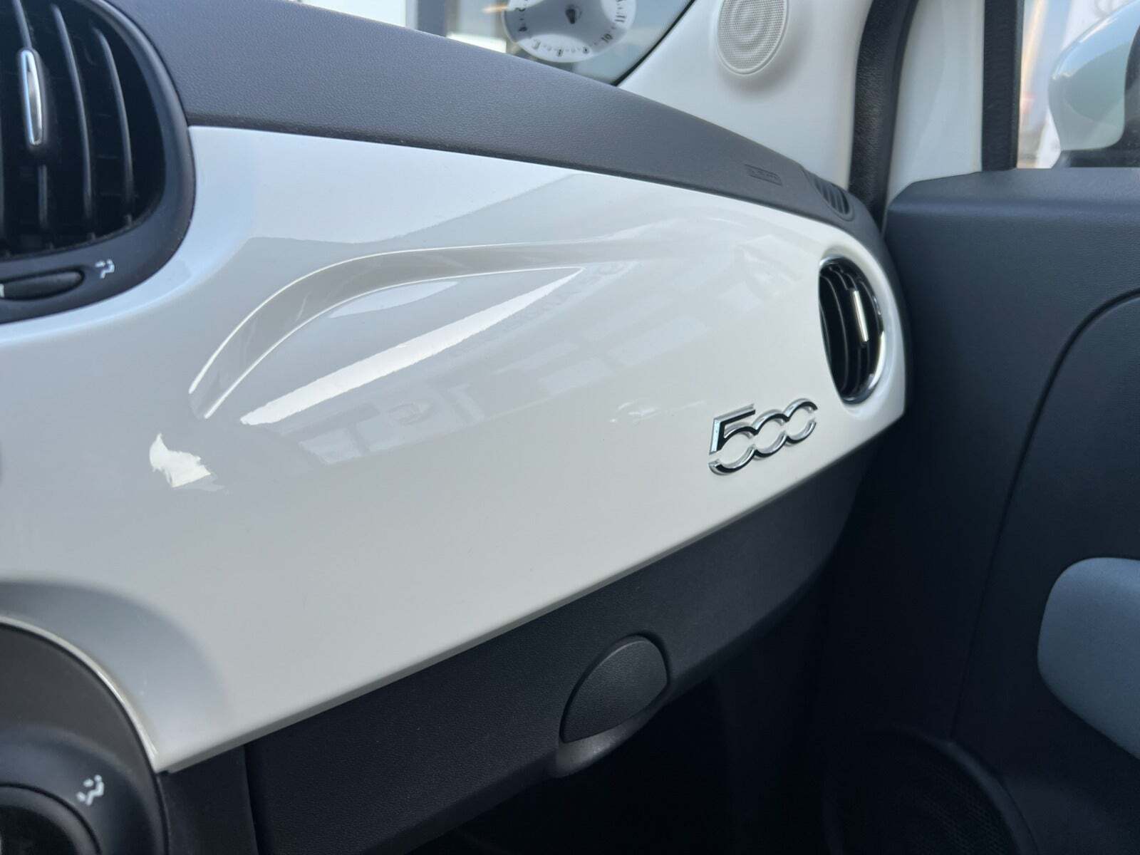 Hvid Fiat 500 fra 2016