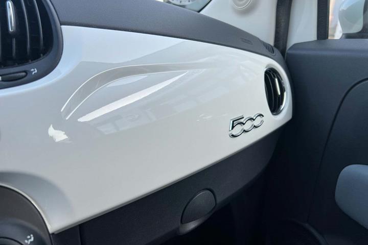 Hvid Fiat 500 fra 2016
