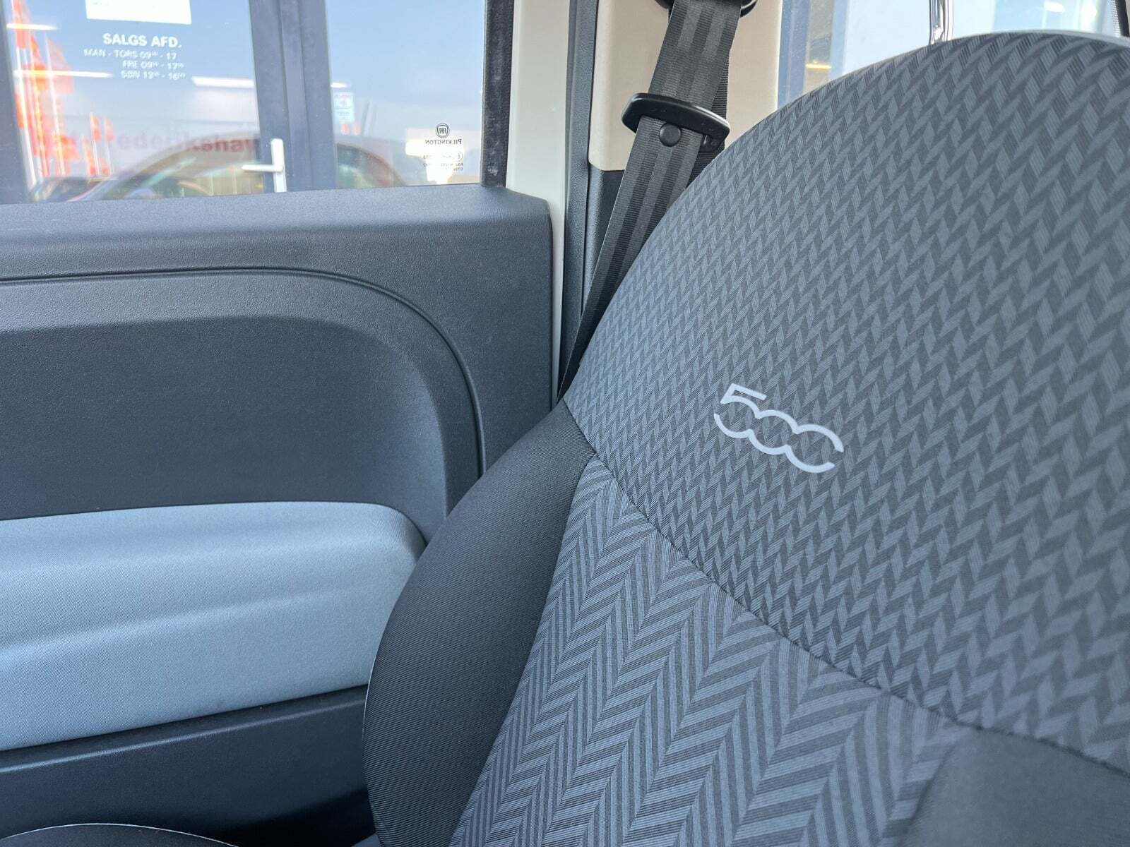 Hvid Fiat 500 fra 2016