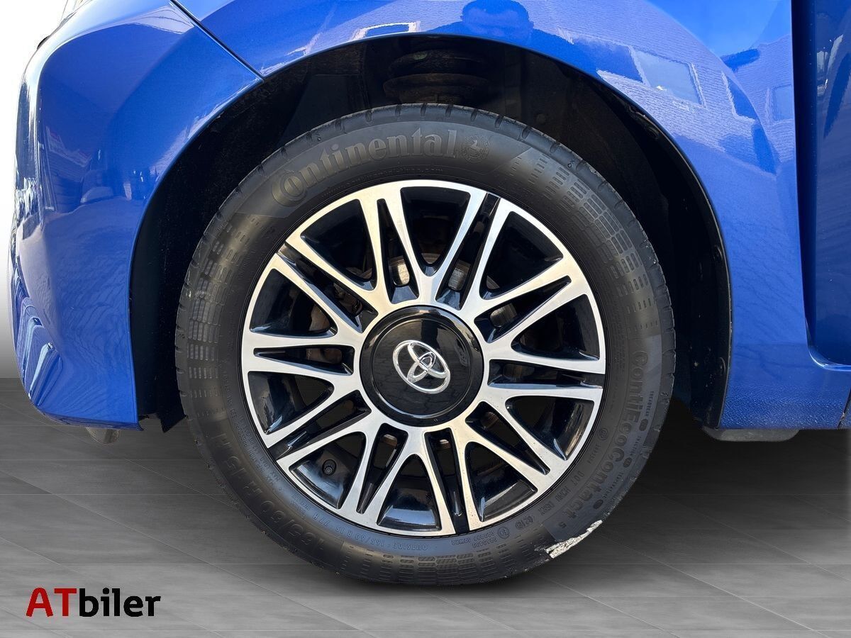 Blå Toyota Aygo fra 2019