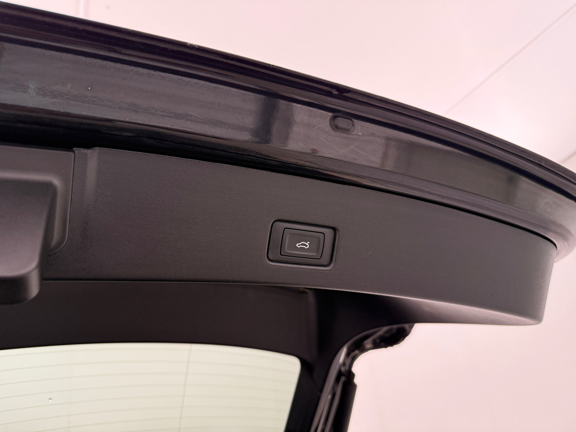 Sort Audi Q4 fra 2025