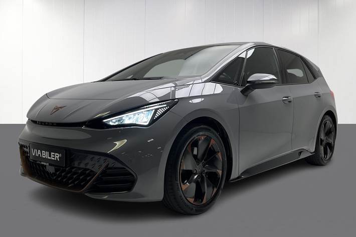 Grå Cupra Born fra 2022 set udefra