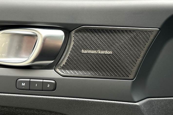 Sølv Volvo XC40 fra 2024