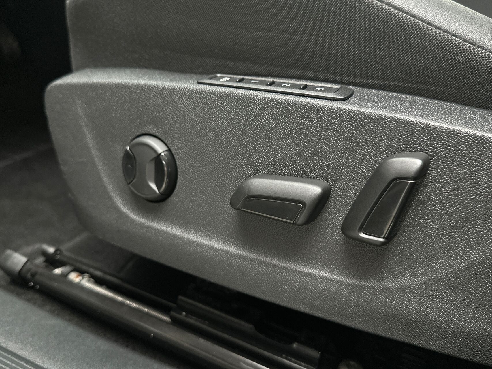 Sort Skoda Enyaq fra 2024