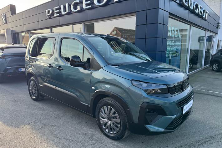 Blå Peugeot e-Rifter fra 2025 set udefra