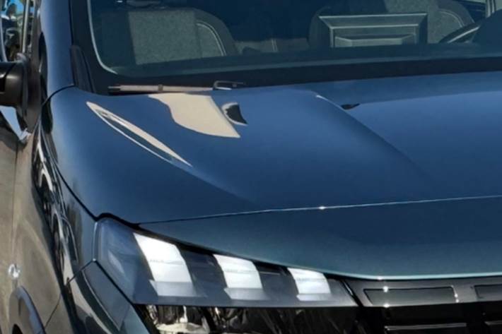 Blå Peugeot e-Rifter fra 2025