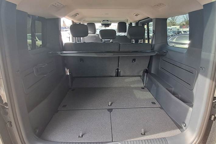 Hvid Kia PV5 fra 2026