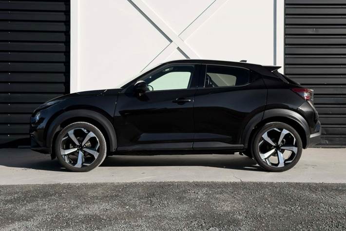 Sort Nissan Juke fra 2020