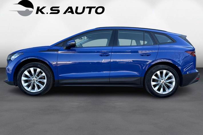 Blå Skoda Enyaq fra 2023