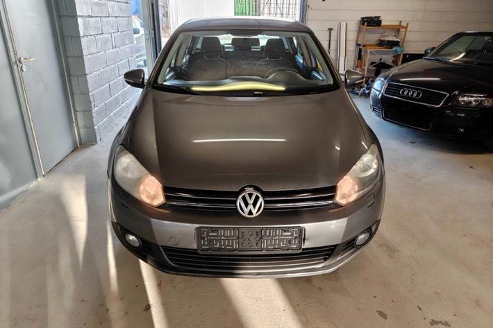 Gul VW Golf VI fra 2011