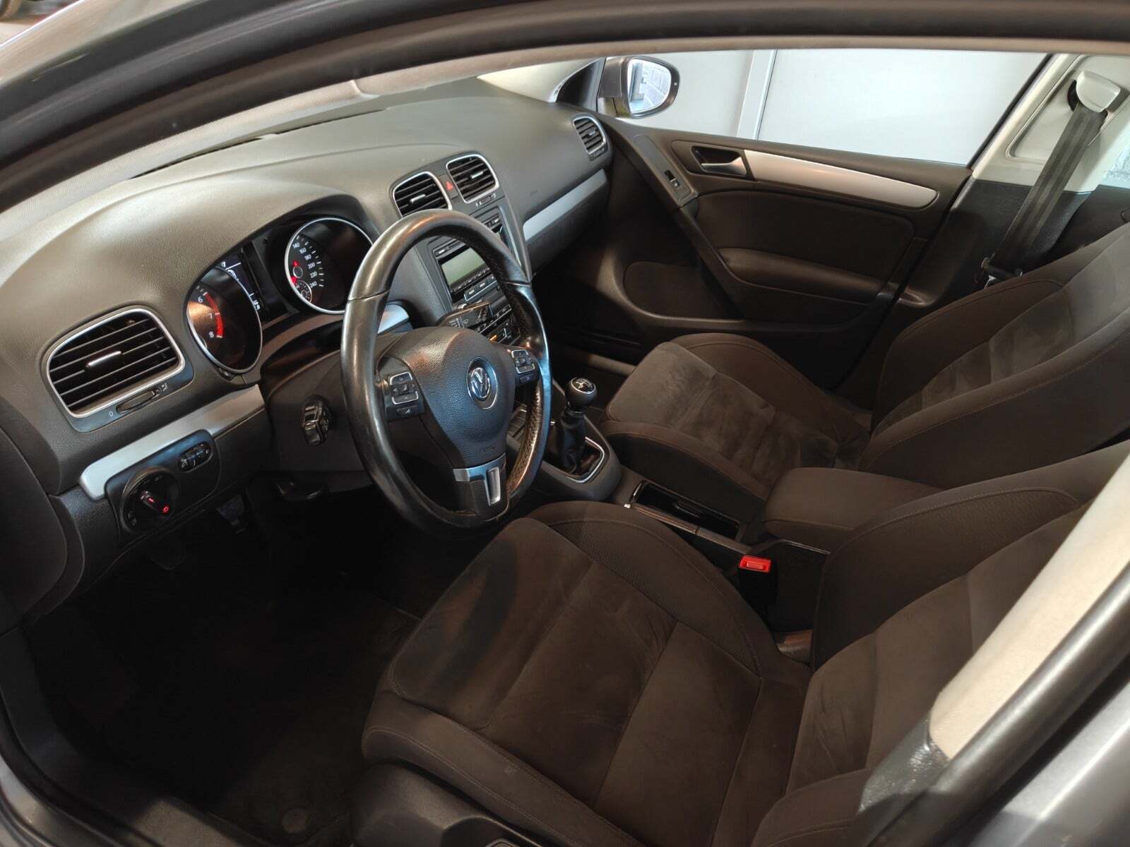 Gul VW Golf VI fra 2011