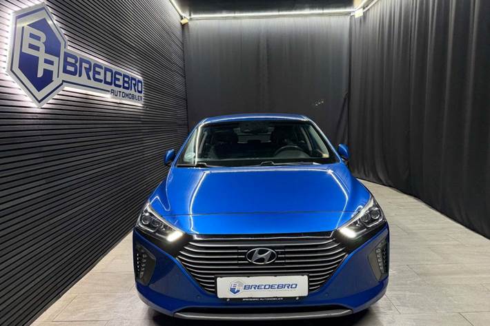 Blå Hyundai Ioniq fra 2017