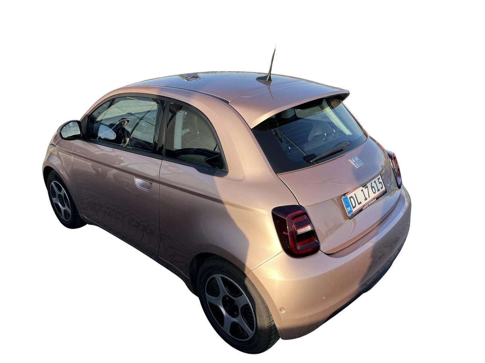 Grå Fiat 500e fra 2022