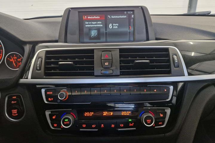 Sort BMW 320i fra 2019