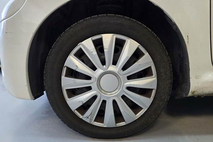 Hvid Toyota Aygo fra 2012