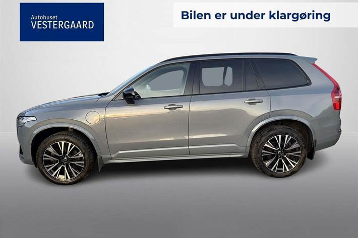 Grå Volvo XC90 fra 2023