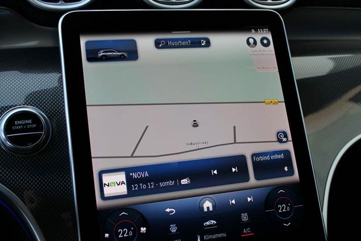 Grå Mercedes GLC300 de fra 2023