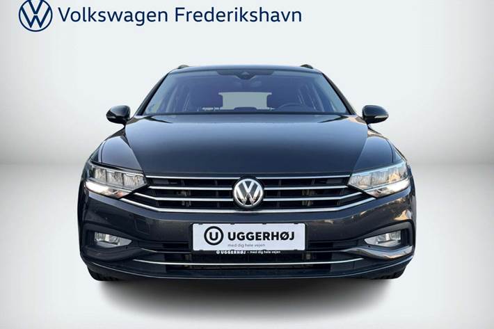 Sort VW Passat fra 2020