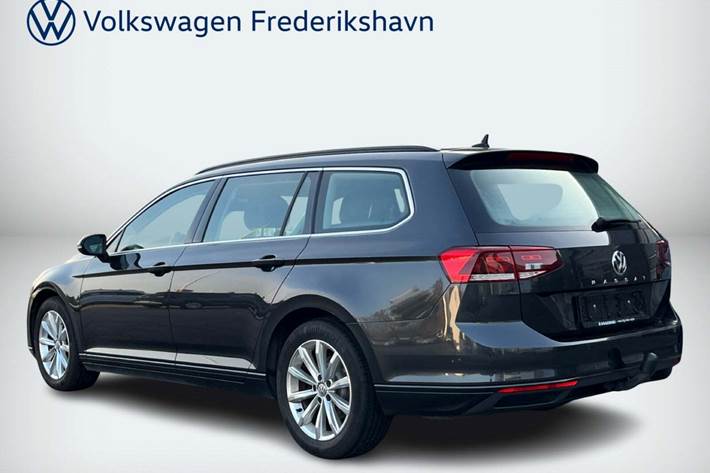 Sort VW Passat fra 2020
