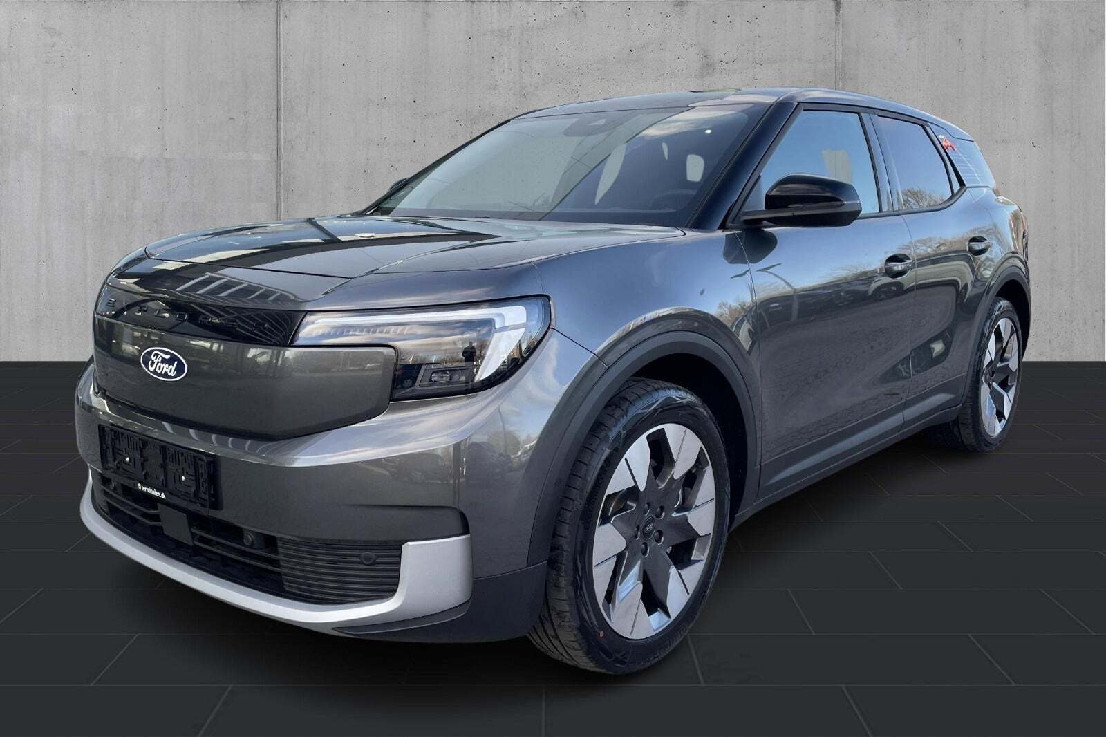 Ford Explorer 77 Premium Extended Range