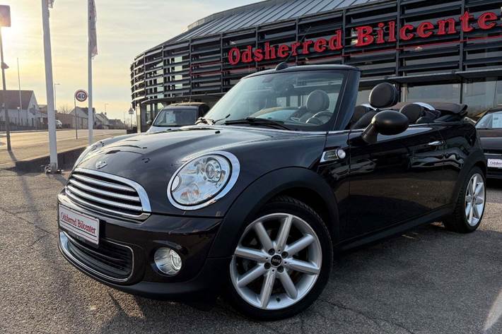 Brun Mini One fra 2015 set udefra