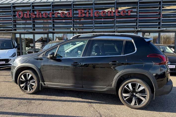 Sort Peugeot 2008 fra 2019