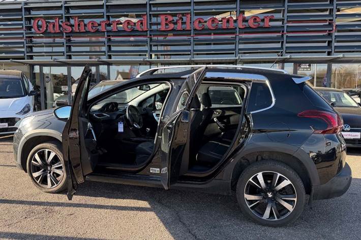 Sort Peugeot 2008 fra 2019