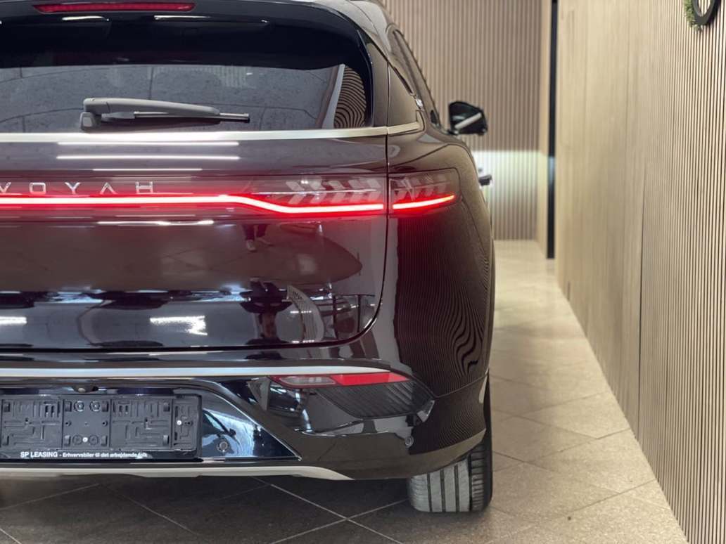 Sort Voyah Free fra 2024