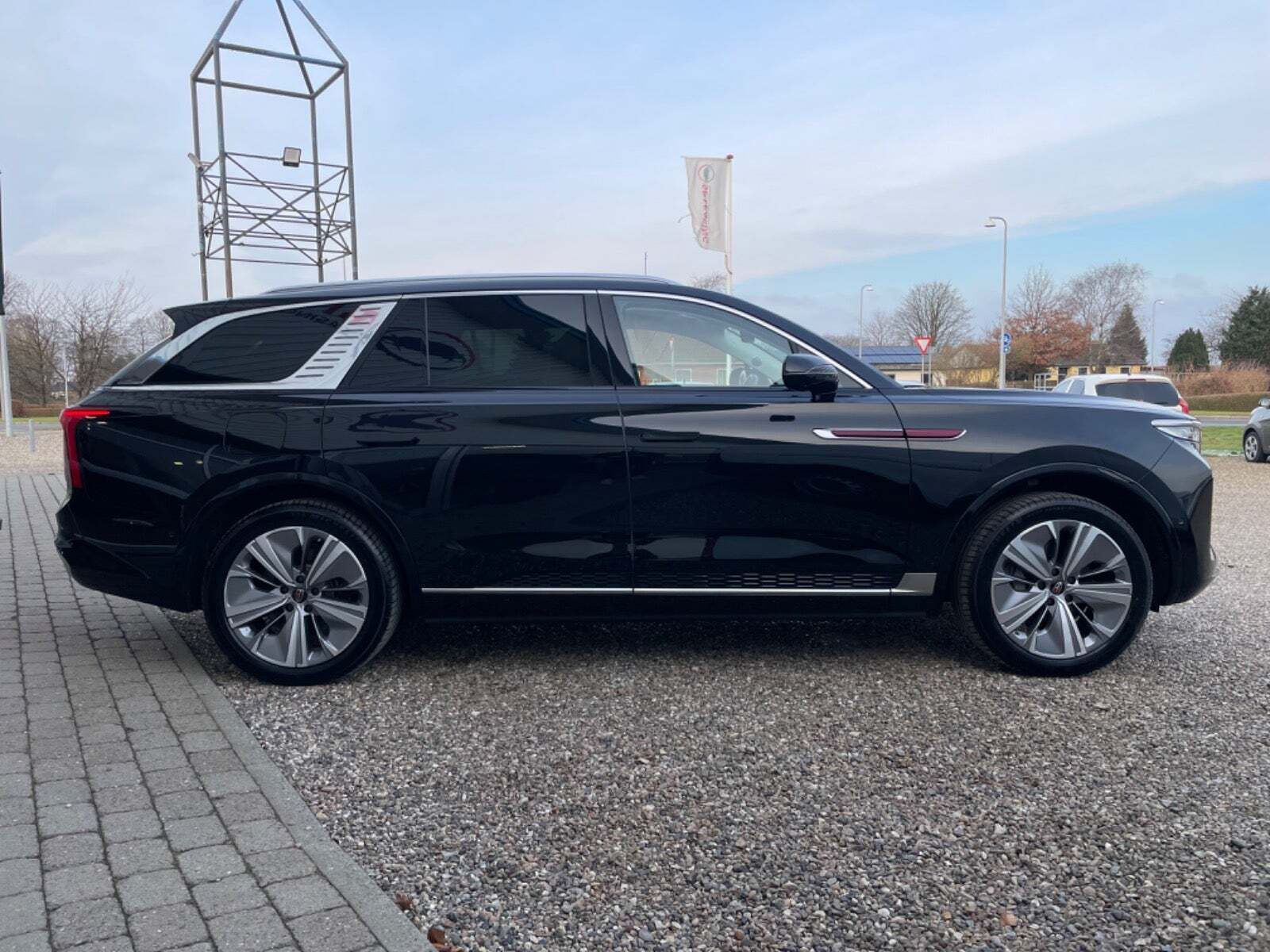 Sort Hongqi Hongqi E-HS9 fra 2024