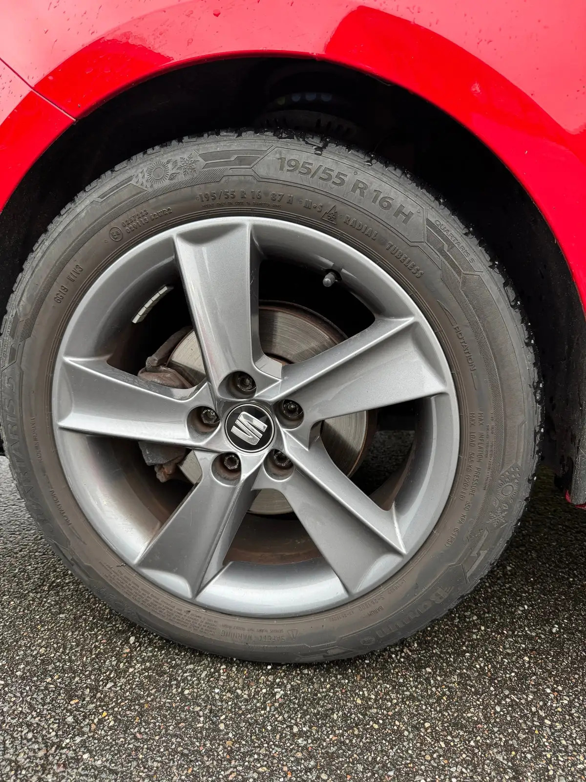 Rød Seat Ibiza fra 2016