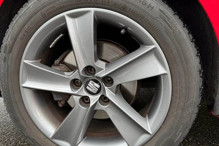 Rød Seat Ibiza fra 2016