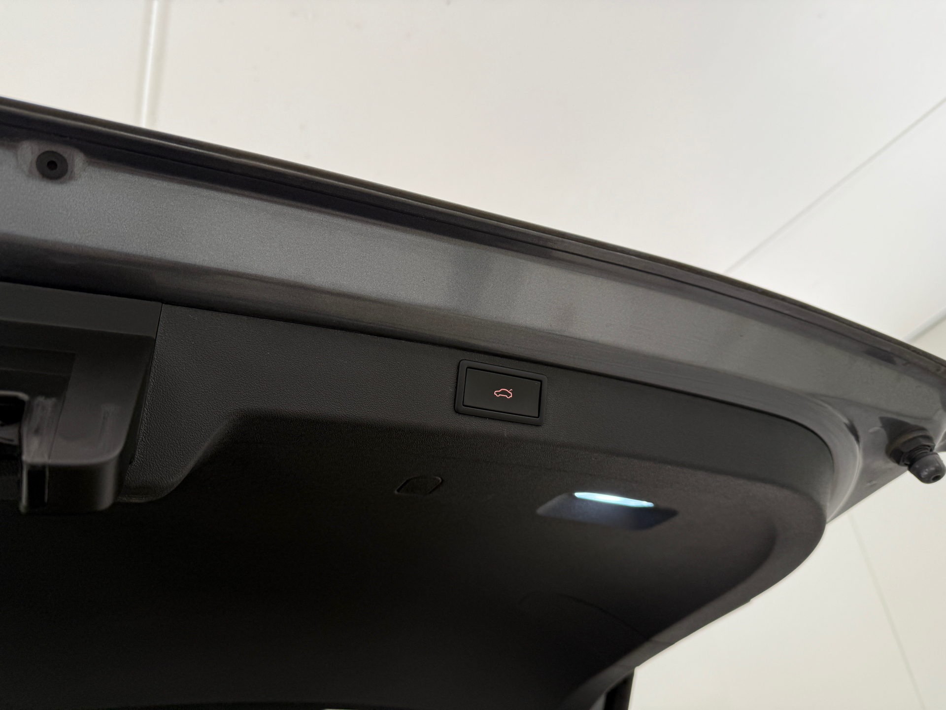 Grå Skoda Enyaq fra 2023