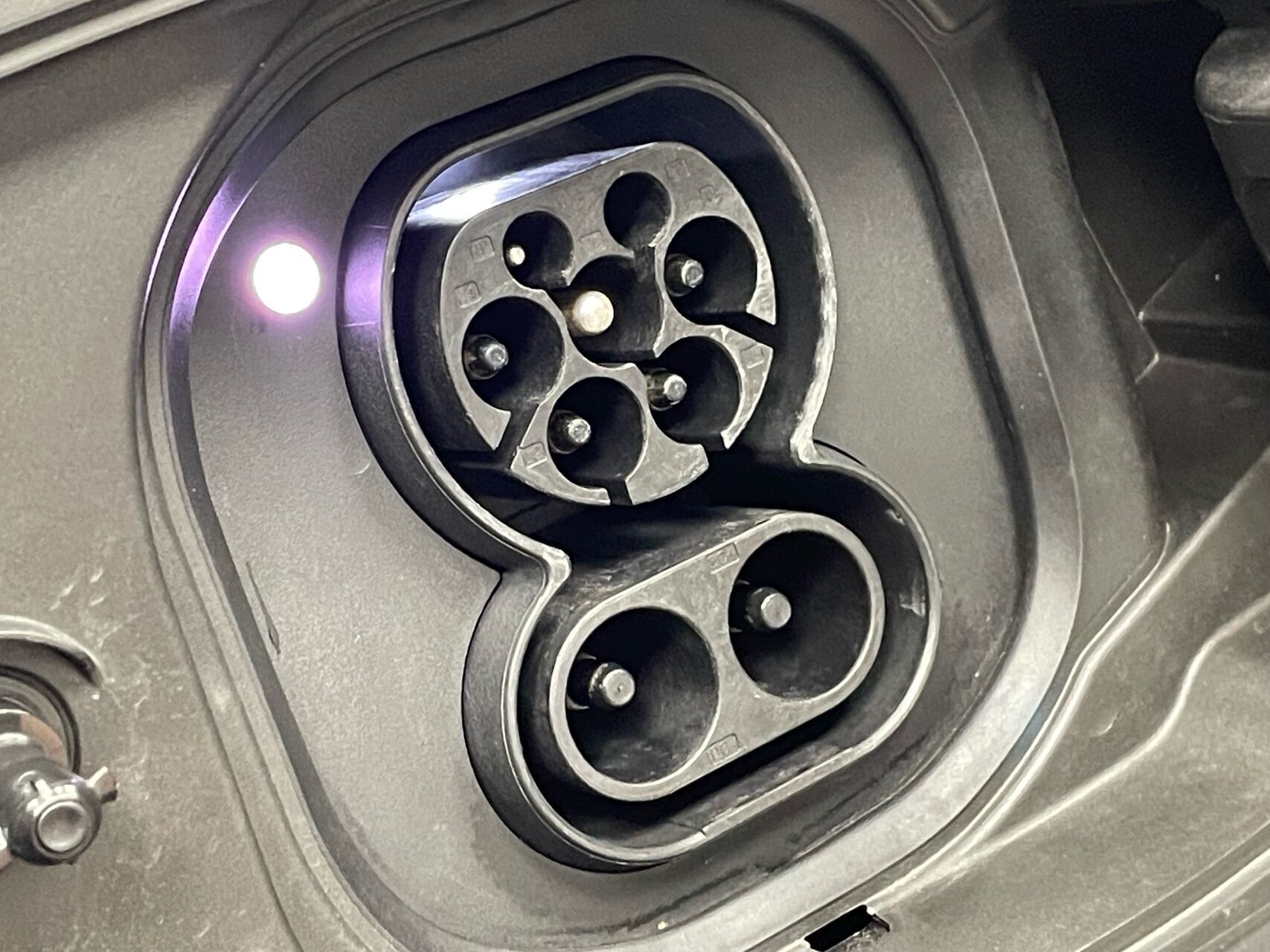 Sort BMW i5 fra 2024