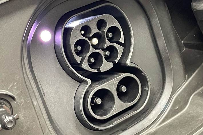 Sort BMW i5 fra 2024