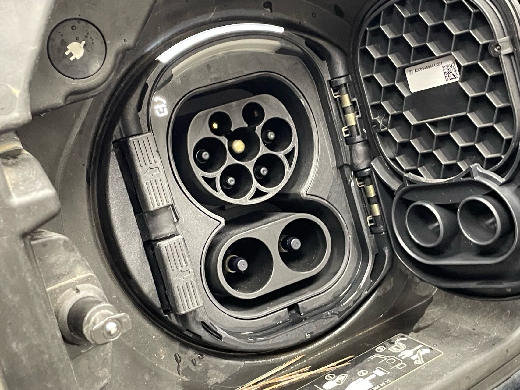 Sort Mercedes EQA 250+ fra 2023