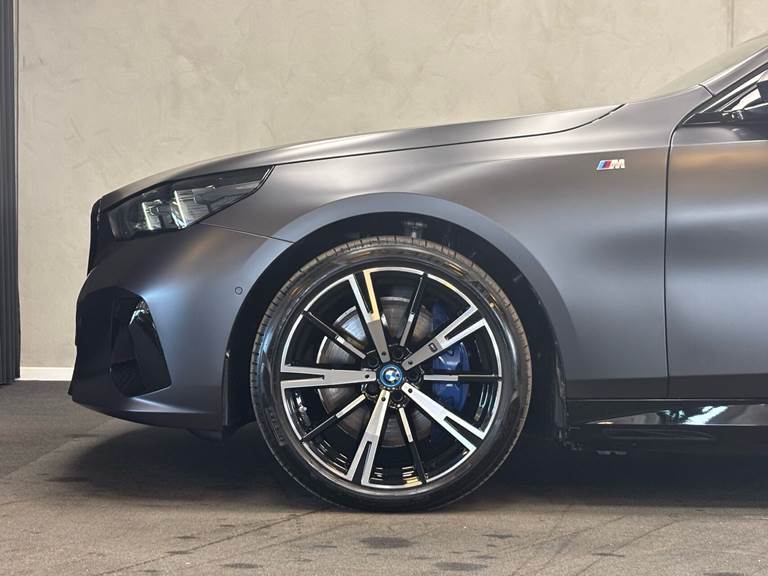 BMW i5 eDrive40 Touring EL M-sport Pro 340HK Stc Aut.