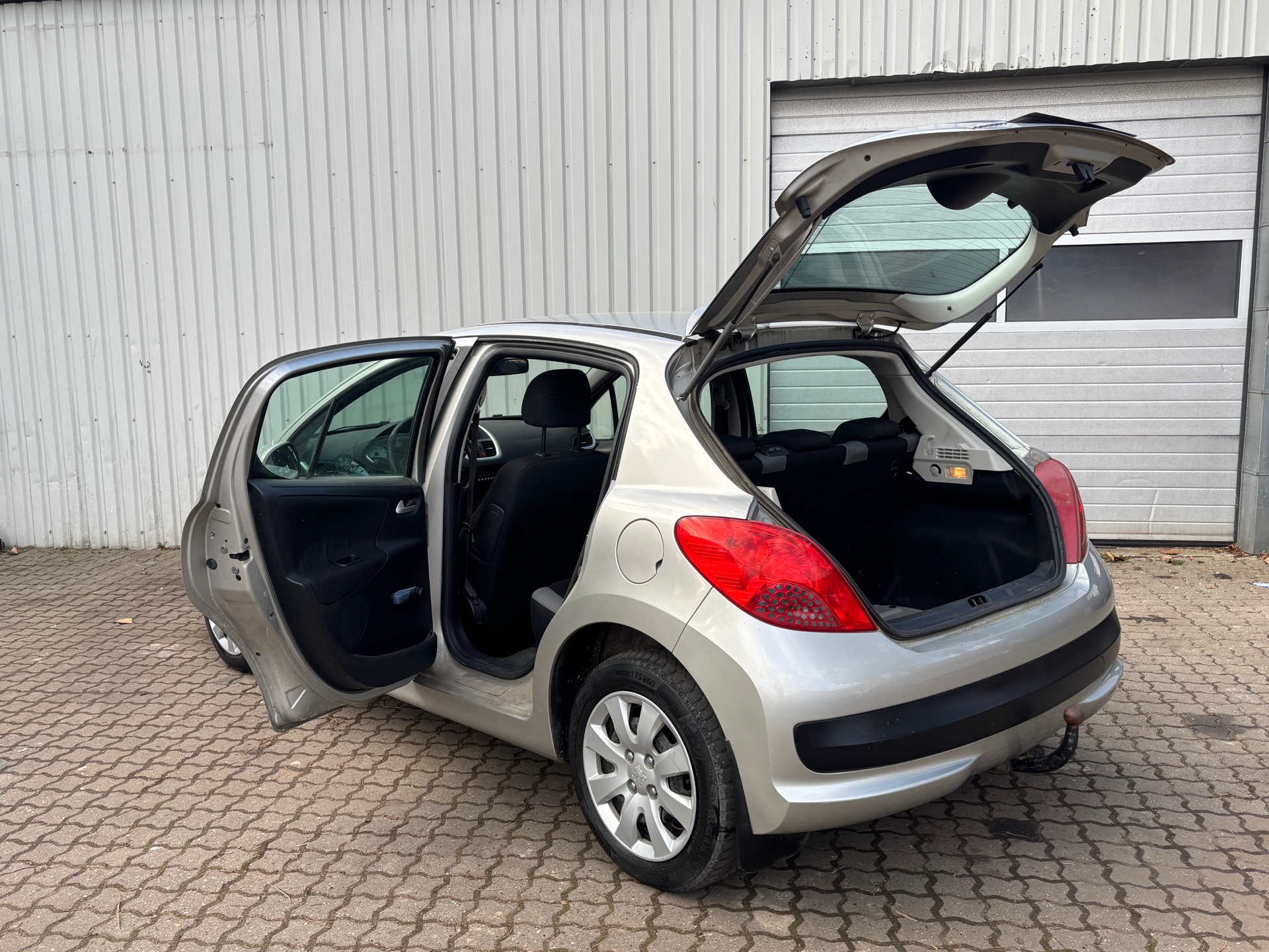 Peugeot 207 1,4 XR Plus 88HK 3d