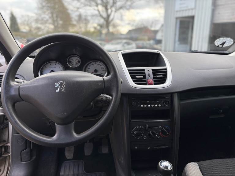Peugeot 207 1,4 XR Plus 88HK 3d