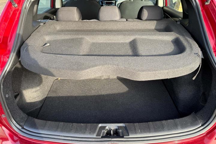 Rød Nissan Qashqai fra 2016