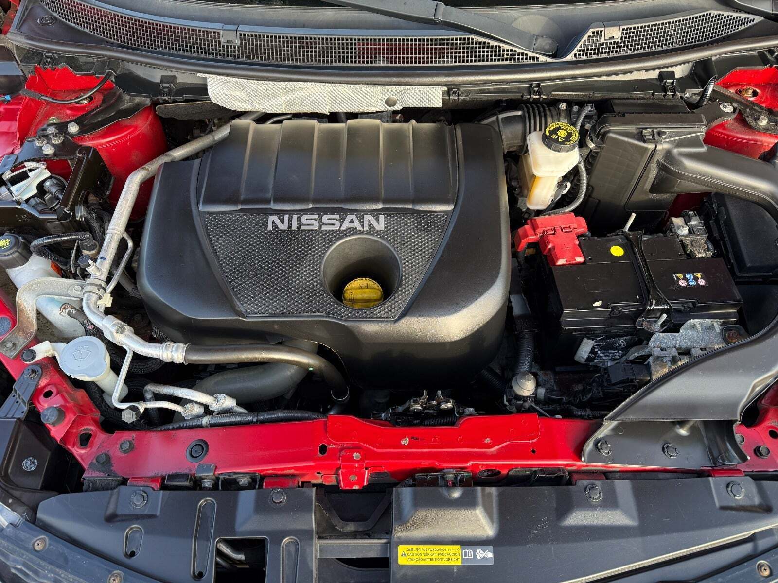 Rød Nissan Qashqai fra 2016