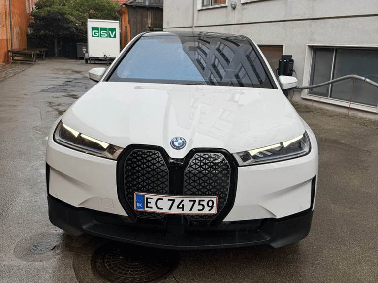 BMW iX xDrive40 Fully Charged Sport