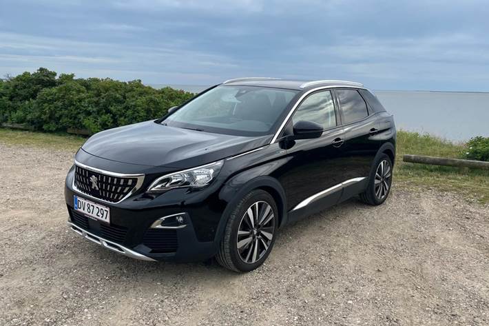 Sort Peugeot 3008 fra 2020 set udefra