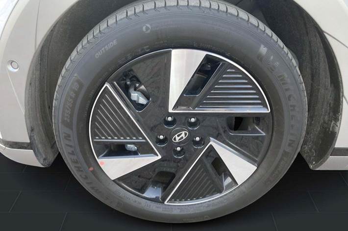 Hvid Hyundai Ioniq 5 fra 2025