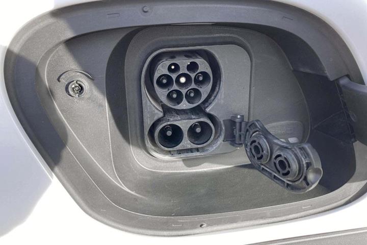 Hvid BYD Sealion 7 fra 2024
