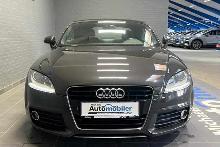 Grå Audi TT fra 2010 set udefra