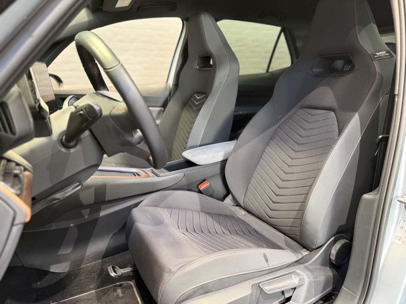 Sølv Cupra Born fra 2025