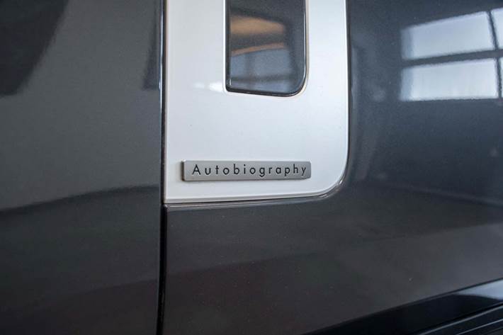 Grå Land Rover Range Rover fra 2023
